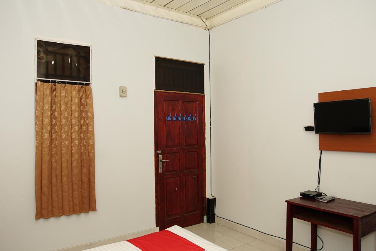 Oyo Life 189 Aa Residence Syariah Palembang Buitenkant foto